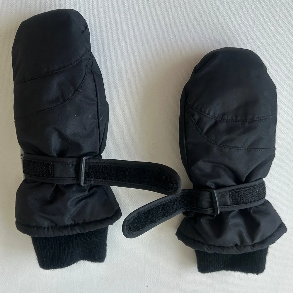 3M Thinsulate Kids Mittens in Black